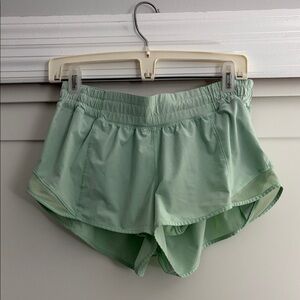 Lululemon Light Green Hotty Hots - Size 10 - 2.5" inseam